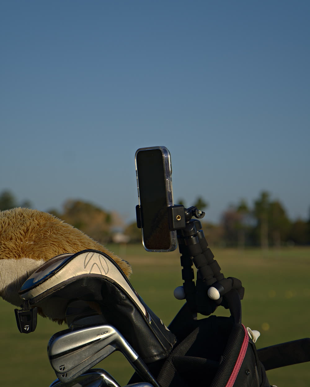 Clippar golf recording kit phone mount